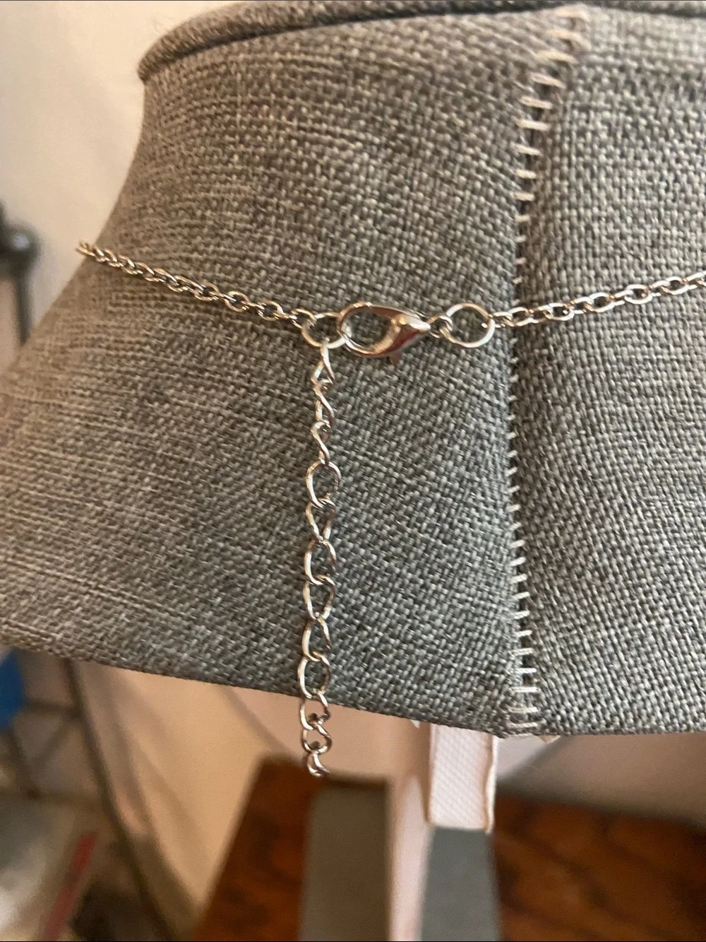 5/$10❤️❤️❤️NEW Silver Tone Zinc Alloy Crystal Heart Pendant Necklace